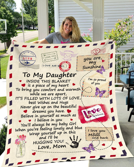 "Mom's Hug" To My Daughter, Love Mom Blanket | MSHL Premium Sherpa Blanket 60x80